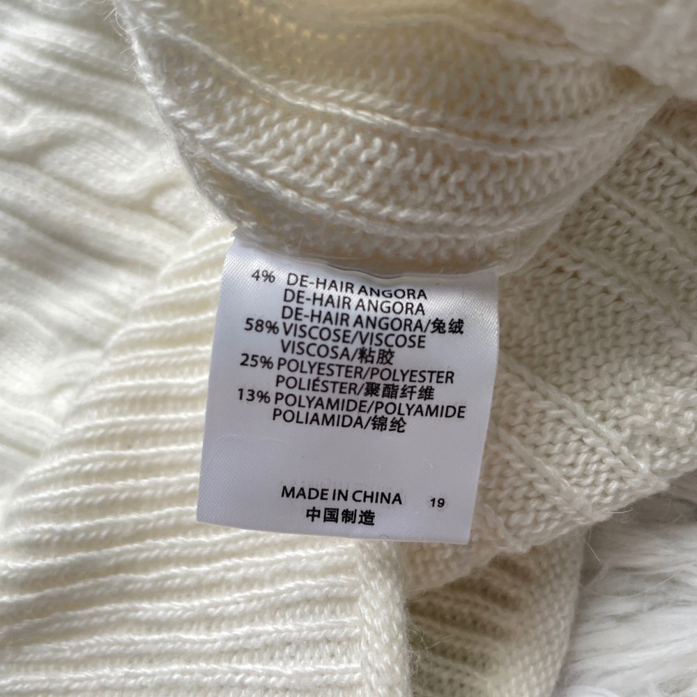 Brandy Melville White Cable Knit V-Neck Angora Blend Sweater - Picture 4 of 6
